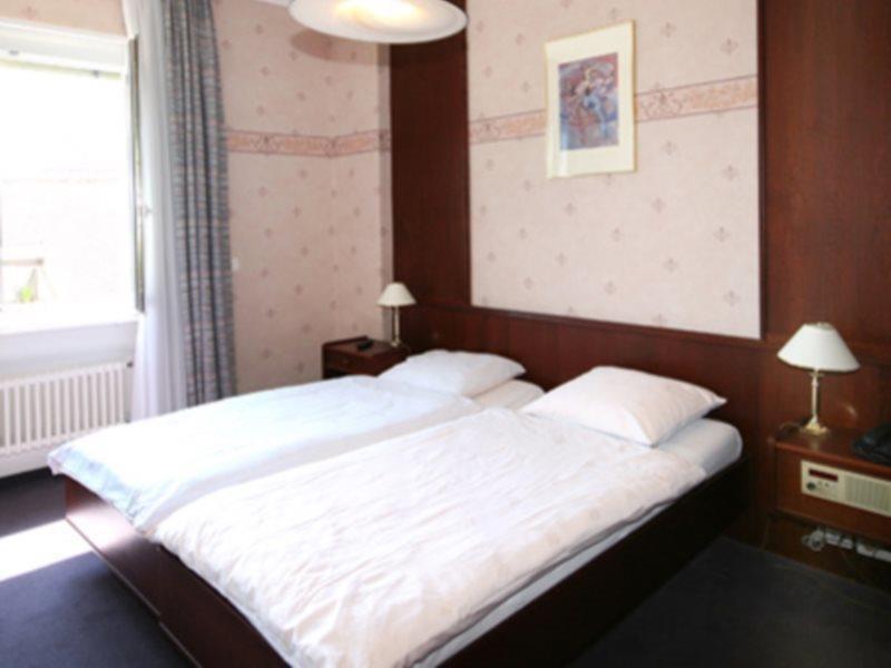 Hotel Crystal Лозанна Экстерьер фото