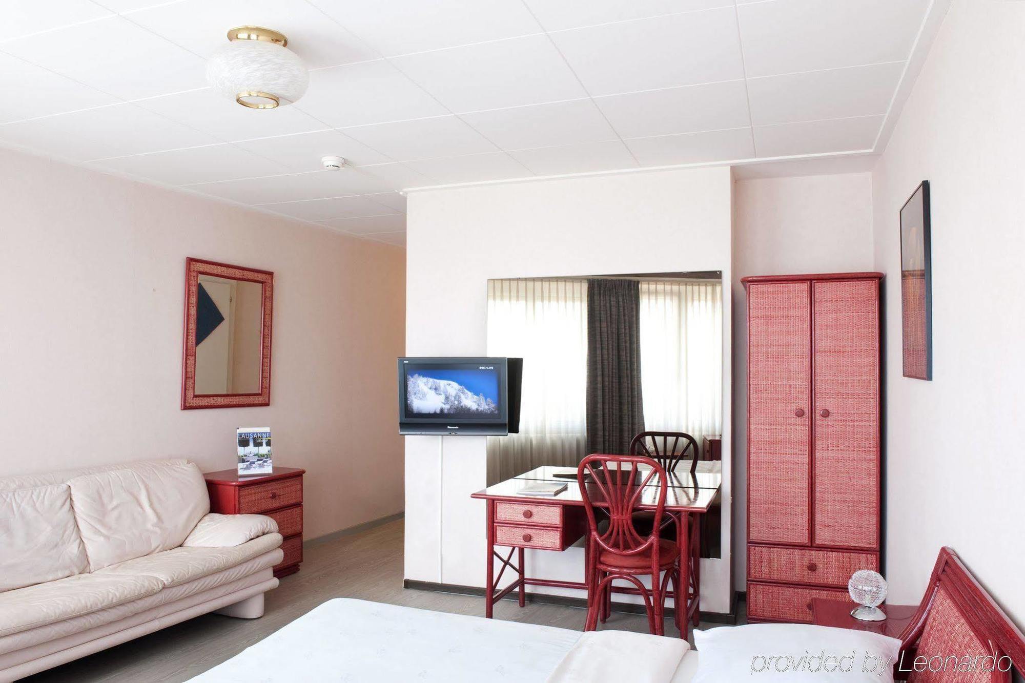 Hotel Crystal Лозанна Экстерьер фото