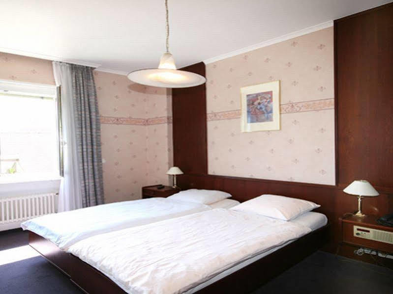Hotel Crystal Лозанна Экстерьер фото